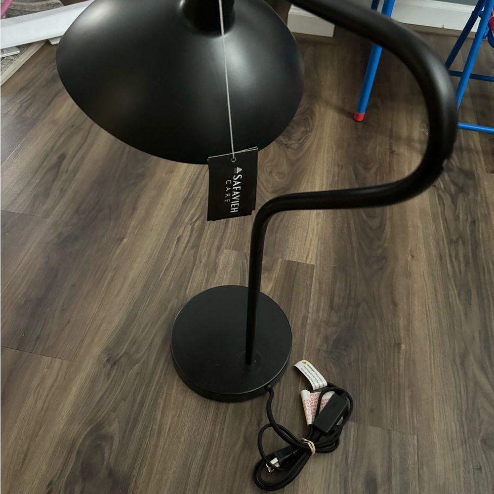 Safavieh desk lamp